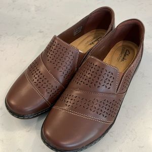 New Clarks Collections brown leather Sz 8.5